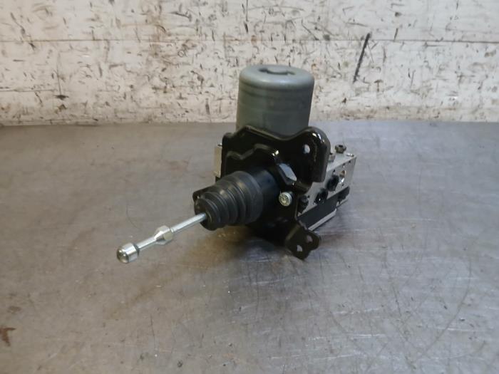 Begagnade ABS-pump Opel Astra K 1.5 CDTi 105 12V Pris på förfrågan erbjuds av Autohandel-Smet Gebroeders NV