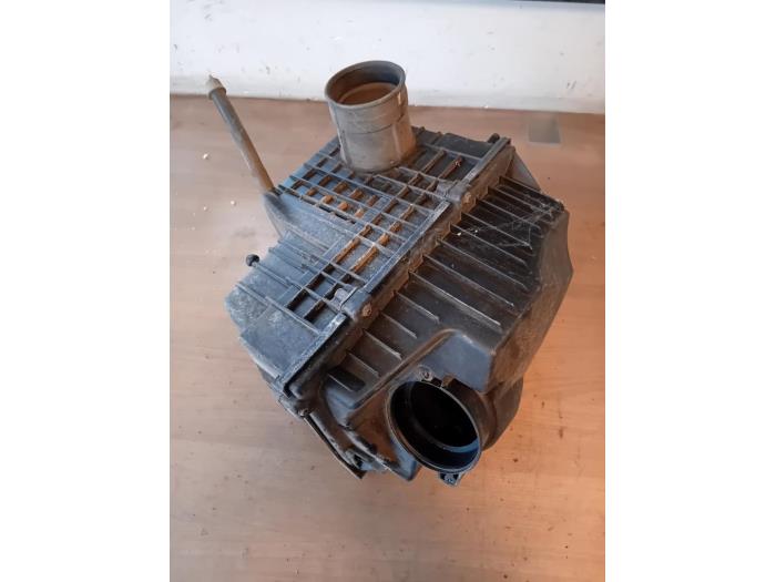 Gebrauchte Luftfiltergehäuse Renault Master III (EV/HV/UV/VA/VB/VD/VF/VG/VJ) 2.3 dCi 145 16V FWD Preis auf Anfrage angeboten von Autohandel-Smet Gebroeders NV