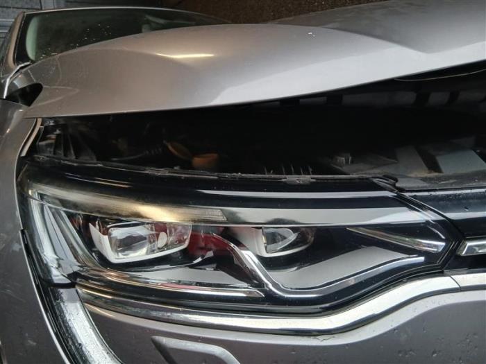 Używane Reflektor prawy Renault Talisman (RFDL) Cena na żądanie oferowane przez Autohandel-Smet Gebroeders NV