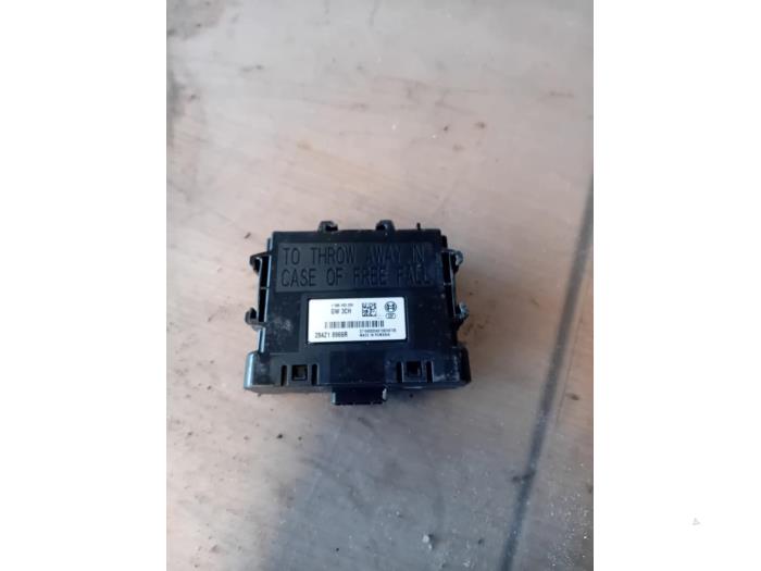 Używane Modul (rózne) Renault Master III (EV/HV/UV/VA/VB/VD/VF/VG/VJ) Cena na żądanie oferowane przez Autohandel-Smet Gebroeders NV