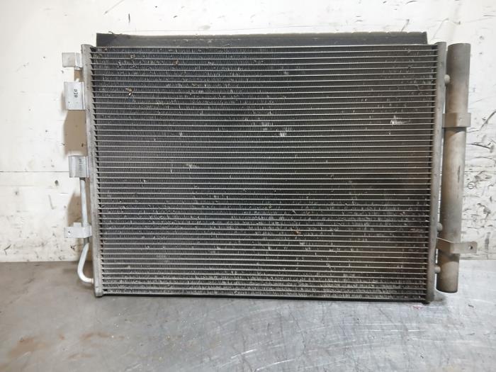 Gebrauchte Klima Kondensor Hyundai i20 (BC3) 1.0 T-GDI 100 12V Preis auf Anfrage angeboten von Autohandel-Smet Gebroeders NV