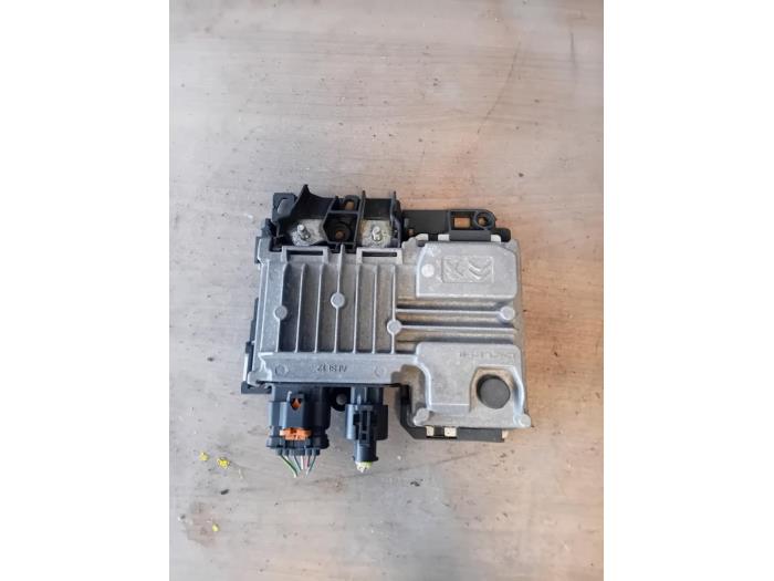 Używane Modul (rózne) Citroen C4 Cactus (0B/0P) 1.2 PureTech 110 12V Cena na żądanie oferowane przez Autohandel-Smet Gebroeders NV
