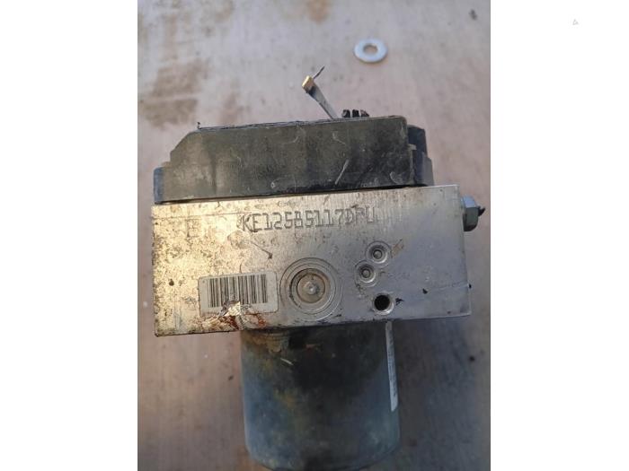 ABS Pumpe van een Volkswagen Tiguan (5N1/2) 2.0 TDI DRF 16V 4Motion 2011