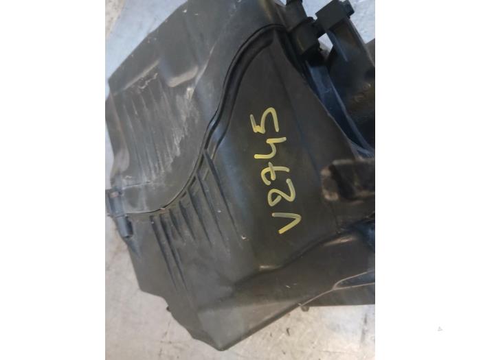 Begagnade Luftfilter Ford C-Max (DXA) 1.6 TDCi 16V Pris på förfrågan erbjuds av Autohandel-Smet Gebroeders NV