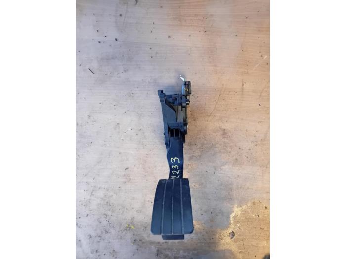 Gebrauchte Gaspedalposition Sensor Dacia Sandero II 0.9 TCE 12V Preis auf Anfrage angeboten von Autohandel-Smet Gebroeders NV