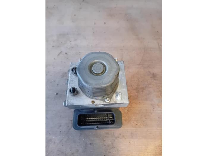 Begagnade ABS-pump Ford Transit Custom 2.0 TDCi 16V Eco Blue 130 Pris på förfrågan erbjuds av Autohandel-Smet Gebroeders NV