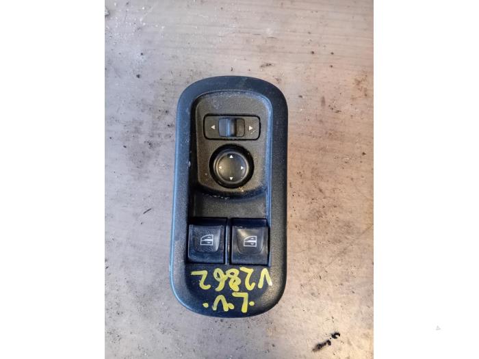 Używane Przelacznik combi okienny Renault Master III (EV/HV/UV/VA/VB/VD/VF/VG/VJ) 2.3 dCi 165 16V RWD Cena na żądanie oferowane przez Autohandel-Smet Gebroeders NV