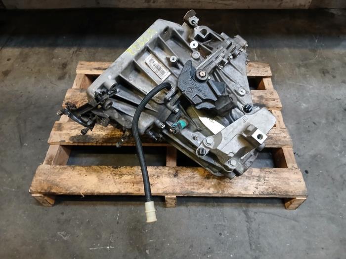 Gebrauchte Getriebe Renault Megane III Grandtour (KZ) 1.2 16V TCE 130 Preis auf Anfrage angeboten von Autohandel-Smet Gebroeders NV