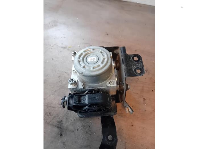 Begagnade ABS-pump Citroen C4 Aircross (BU) 1.6i 16V 115 Pris på förfrågan erbjuds av Autohandel-Smet Gebroeders NV