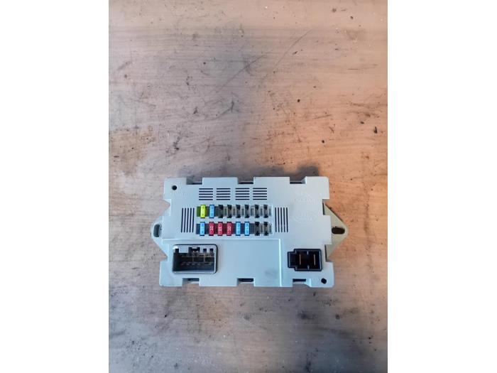 Używane Modul (rózne) Jaguar XE 2.0d 180 16V Cena na żądanie oferowane przez Autohandel-Smet Gebroeders NV