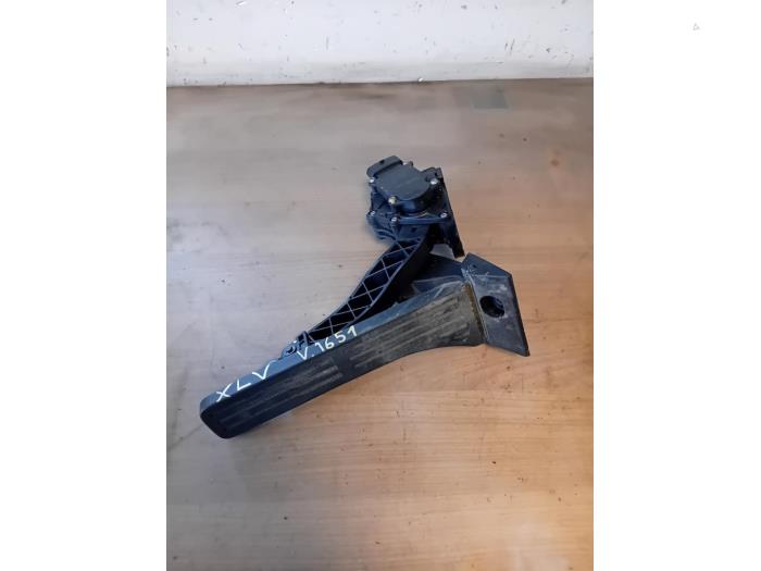 Begagnade Gaspedalsensor Ssang Yong XLV 1.6 e-XGi 16V 2WD Pris på förfrågan erbjuds av Autohandel-Smet Gebroeders NV