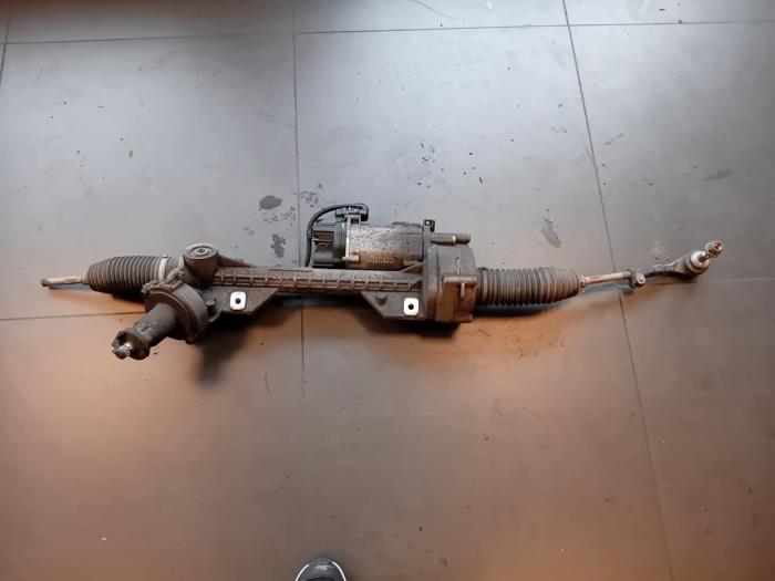Begagnade Styrbox BMW 1 serie (E87/87N) 118i 16V Pris på förfrågan erbjuds av Autohandel-Smet Gebroeders NV