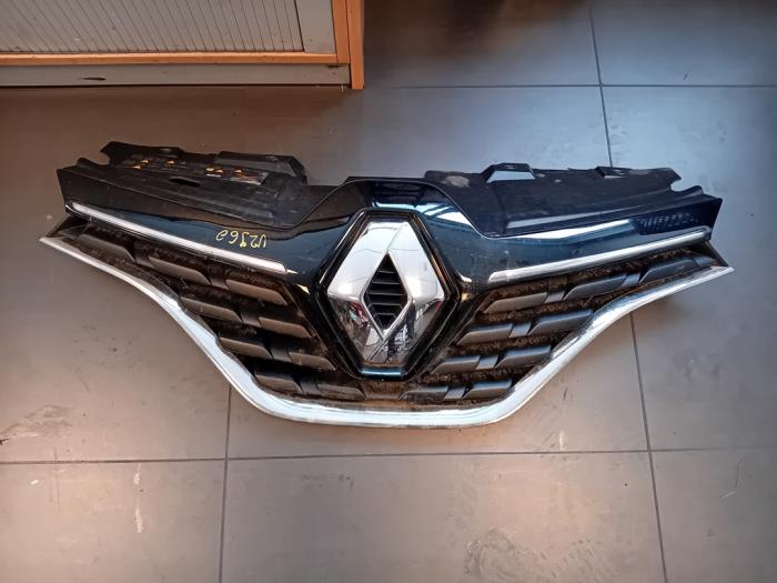 Używane Grill Renault Kadjar (RFEH) 1.2 Energy TCE 130 Cena na żądanie oferowane przez Autohandel-Smet Gebroeders NV