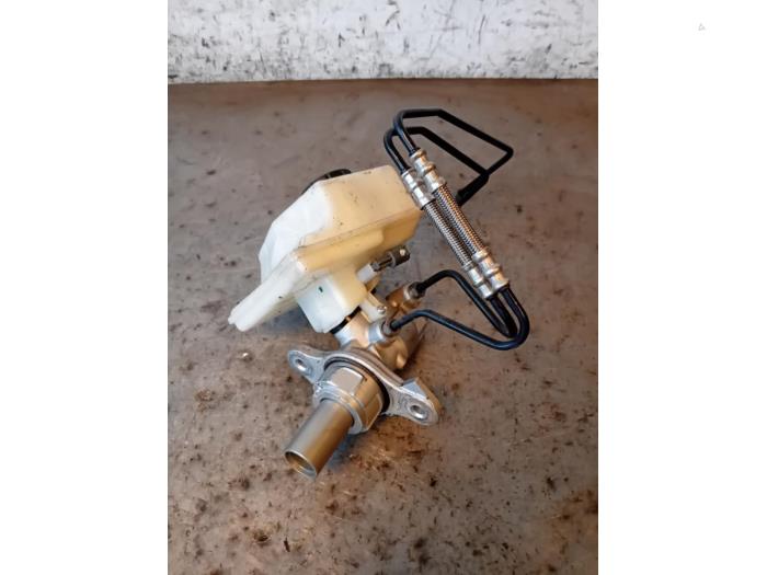 Used Master cylinder Mercedes G AMG (463) 5.5 G 63 AMG V8 32V Price on request offered by Autohandel-Smet Gebroeders NV
