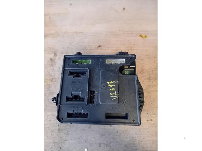 Usados Módulo GLP Renault Megane III Grandtour (KZ) 1.2 16V TCE 130 Precio de solicitud ofrecido por Autohandel-Smet Gebroeders NV