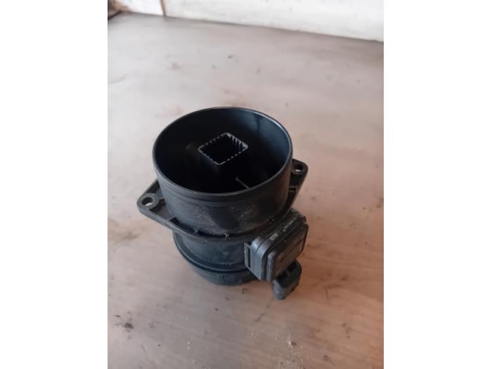 Begagnade Luftflödesmätare Mercedes Sprinter 3t (906.61) 213 CDI 16V Pris på förfrågan erbjuds av Autohandel-Smet Gebroeders NV