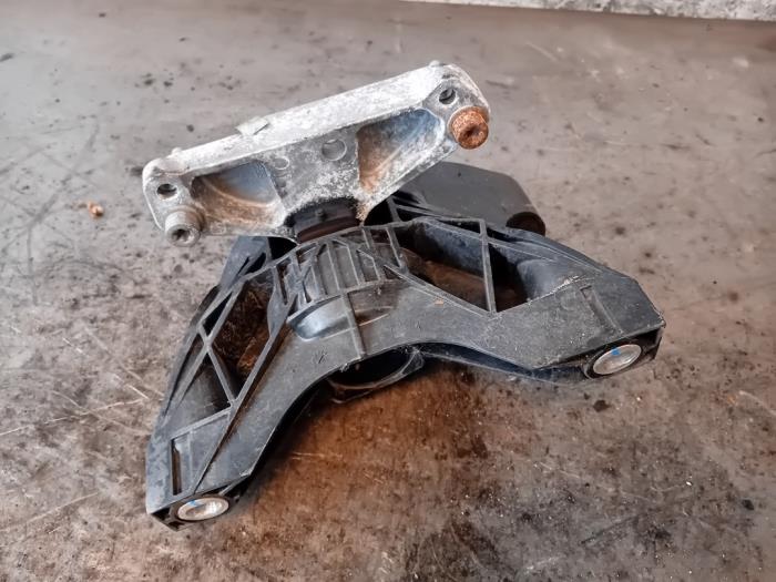 Engine mount Peugeot 5008 II (M4/MC/MJ/MR), 2016 / 2024 1.6 BlueHDi 115, MPV, Diesel, 1.560cc, 85kW (116pk), FWD, DV6FCU; BHX, 2016-12 / 2019-11, MCBHX (Used)