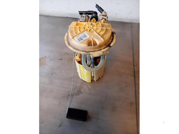 Usagé Pompe à carburant Jeep Wrangler Unlimited (JK) 2.8 CRD 16V 4x4 Prix sur demande proposé par Autohandel-Smet Gebroeders NV