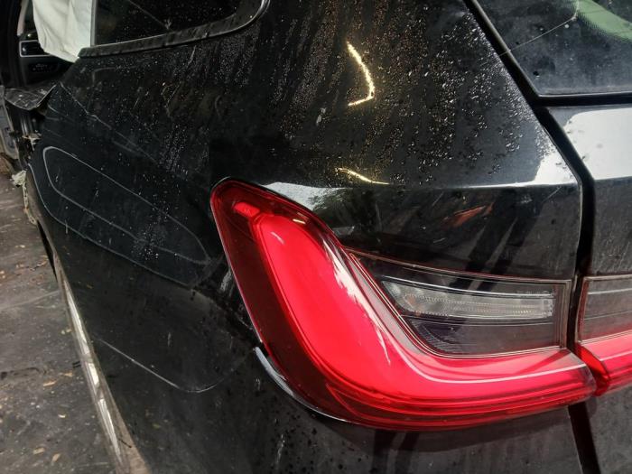 Begagnade Baklykta, vänster BMW 3 serie Touring (G21) 330e 2.0 TwinPower Turbo 16V Pris € 302,50 Inklusive moms erbjuds av Autohandel-Smet Gebroeders NV