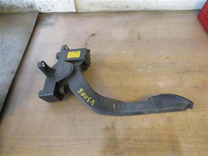 Begagnade Gaspedalsensor Iveco New Daily IV 35C14V, 35C14V/P, 35S14V, 35S14V/P Pris på förfrågan erbjuds av Autohandel-Smet Gebroeders NV