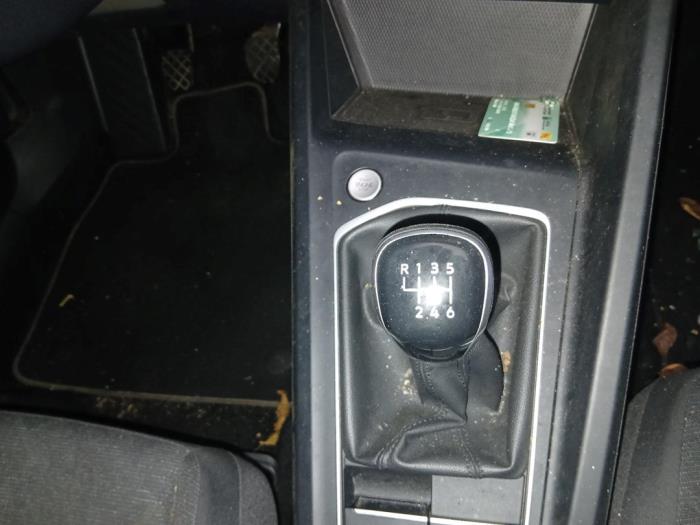 Usagé Boîte de vitesse Volkswagen Golf VIII Variant (GC5) 2.0 TDI BlueMotion 16V Prix sur demande proposé par Autohandel-Smet Gebroeders NV