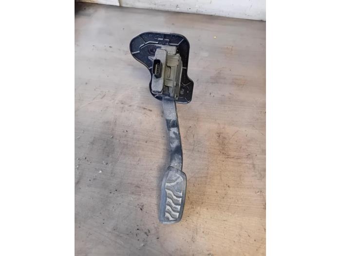 Begagnade Gaspedalsensor Ford Transit Custom 2.2 TDCi 16V Pris på förfrågan erbjuds av Autohandel-Smet Gebroeders NV