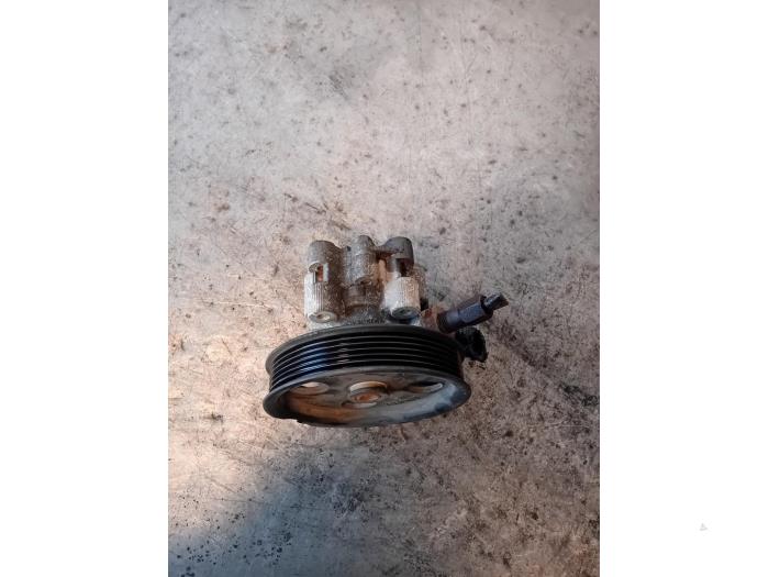 Usagé Pompe direction assistée Chrysler Voyager/Grand Voyager (RT) 2.8 CRD 16V Grand Voyager Prix sur demande proposé par Autohandel-Smet Gebroeders NV