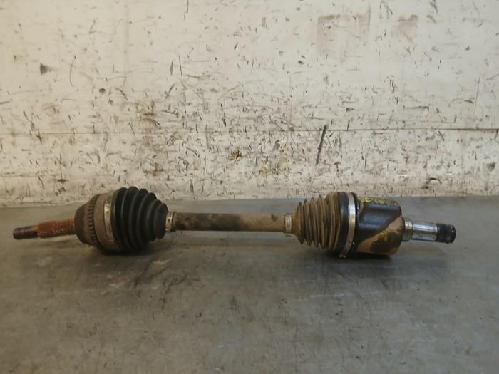 Used Front drive shaft, left Ford Transit 2.2 TDCi 16V Price on request offered by Autohandel-Smet Gebroeders NV