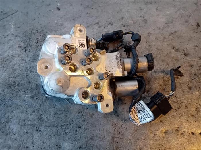 Gebrauchte Ventilblock hydraulisch BMW 6 serie Gran Coupe (F06) 650i V8 32V Preis auf Anfrage angeboten von Autohandel-Smet Gebroeders NV