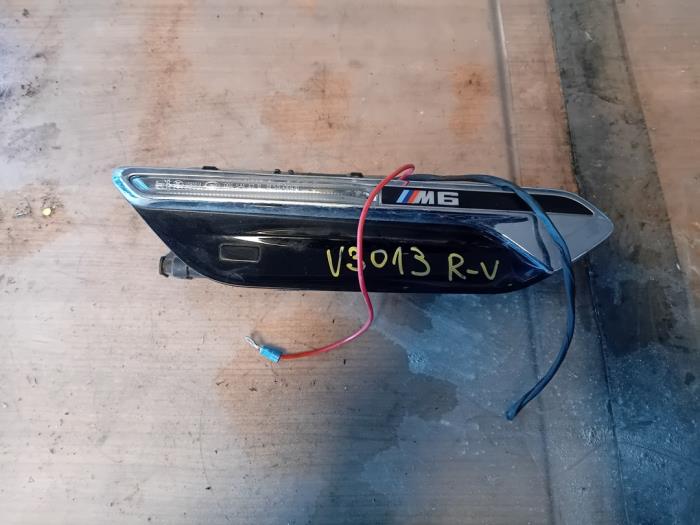 Begagnade Indikator, höger BMW 6 serie Gran Coupe (F06) 650i V8 32V Pris på förfrågan erbjuds av Autohandel-Smet Gebroeders NV
