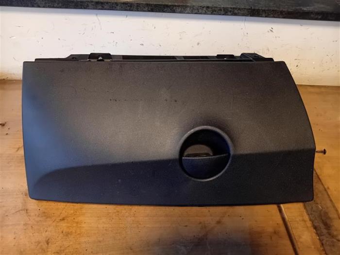 Gebrauchte Handschuhfach Fiat 500C (312) Preis auf Anfrage angeboten von Autohandel-Smet Gebroeders NV