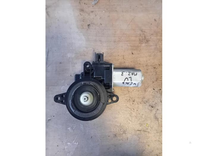 Usados Motor de ventanilla de puerta Mazda 3 Sport (BL14/BLA4/BLB4) 1.6 CiTD 16V Precio de solicitud ofrecido por Autohandel-Smet Gebroeders NV