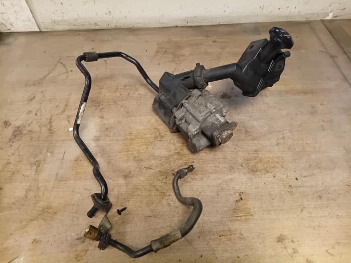 Usagé Pompe de direction Porsche 911 (997) 3.6 24V Carrera Prix sur demande proposé par Autohandel-Smet Gebroeders NV