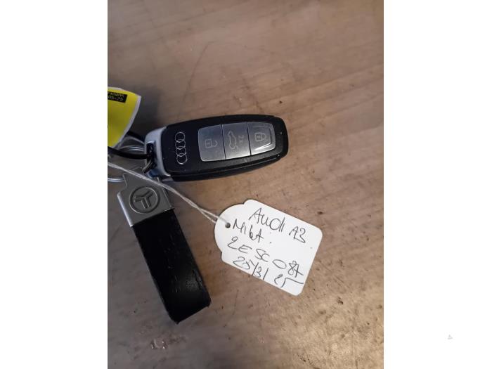 Używane Klucz Audi A3 Sportback (8YA) 1.4 40 TFSIe 16V Cena na żądanie oferowane przez Autohandel-Smet Gebroeders NV