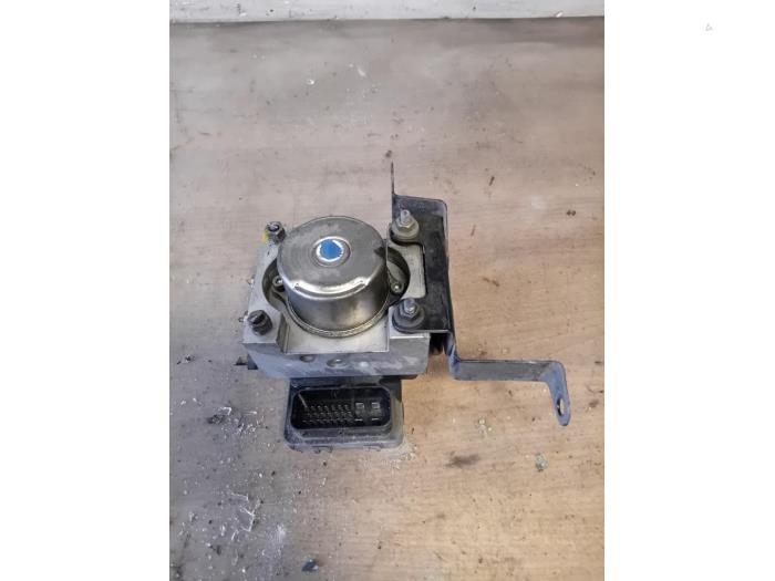 Usagé Bloc ABS Honda Jazz (GD/GE2/GE3) 1.2 i-DSi Prix sur demande proposé par Autohandel-Smet Gebroeders NV