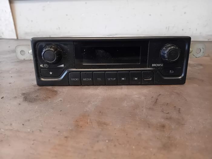 Używane Radio Mercedes Sprinter 3t (910.6) 211 CDI 2.1 D FWD Cena na żądanie oferowane przez Autohandel-Smet Gebroeders NV
