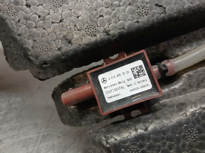 Begagnade Fotgängarkrocksensor Mercedes E (W213) E-450 3.0 V6 Turbo 24V 4-Matic Pris på förfrågan erbjuds av Autohandel-Smet Gebroeders NV