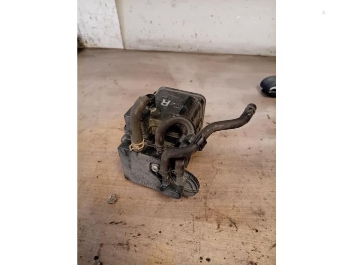Używane Filtr weglowy Honda Jazz (GD/GE2/GE3) 1.2 i-DSi Cena na żądanie oferowane przez Autohandel-Smet Gebroeders NV