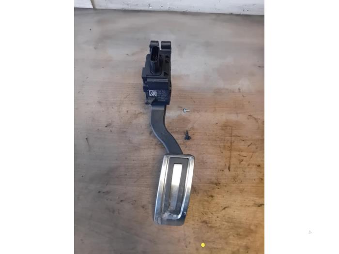 Begagnade Gaspedalsensor Volkswagen Polo VI (AW1) 1.0 MPI 12V Pris på förfrågan erbjuds av Autohandel-Smet Gebroeders NV