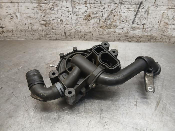 Begagnade Vattenpump Mercedes Vito (447.6) 2.2 116 CDI 16V Pris på förfrågan erbjuds av Autohandel-Smet Gebroeders NV