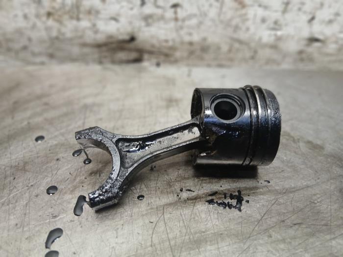 Usagé Piston Mercedes Vito (447.6) 2.2 116 CDI 16V Prix sur demande proposé par Autohandel-Smet Gebroeders NV