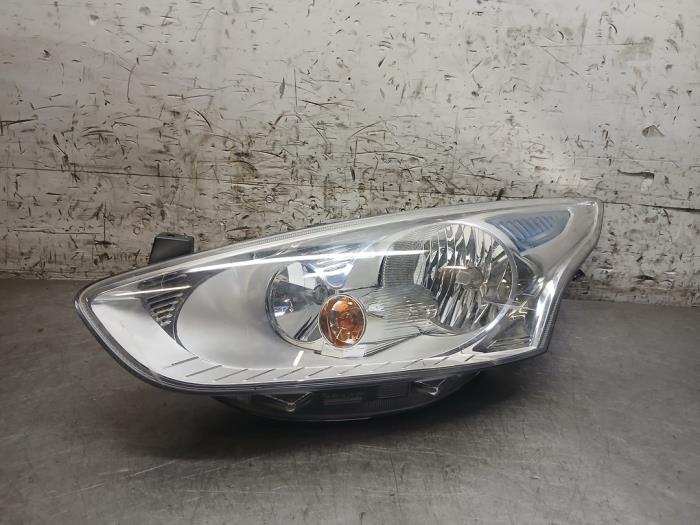 Używane Reflektor lewy Ford B-Max (JK8) 1.0 EcoBoost 12V 125 Cena € 121,00 Z VAT oferowane przez Autohandel-Smet Gebroeders NV