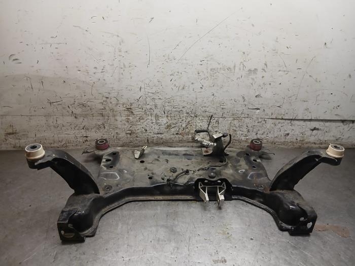Used Subframe Ford Kuga II (DM2) 1.5 EcoBoost 16V 120 Price € 181,50 Inclusive VAT offered by Autohandel-Smet Gebroeders NV