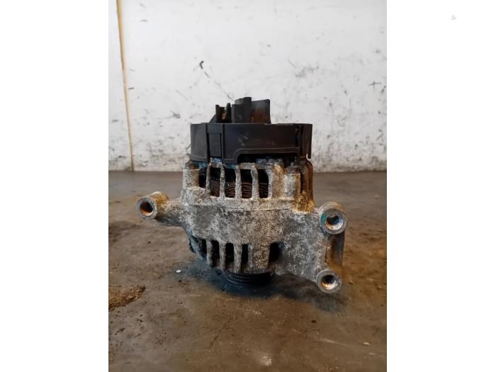 Begagnade Dynamo Fiat Punto Evo (199) 1.4 Pris på förfrågan erbjuds av Autohandel-Smet Gebroeders NV