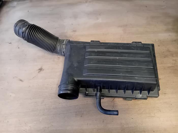 Gebrauchte Luftfiltergehäuse Volkswagen Caddy IV 1.4 TSI 16V Preis auf Anfrage angeboten von Autohandel-Smet Gebroeders NV