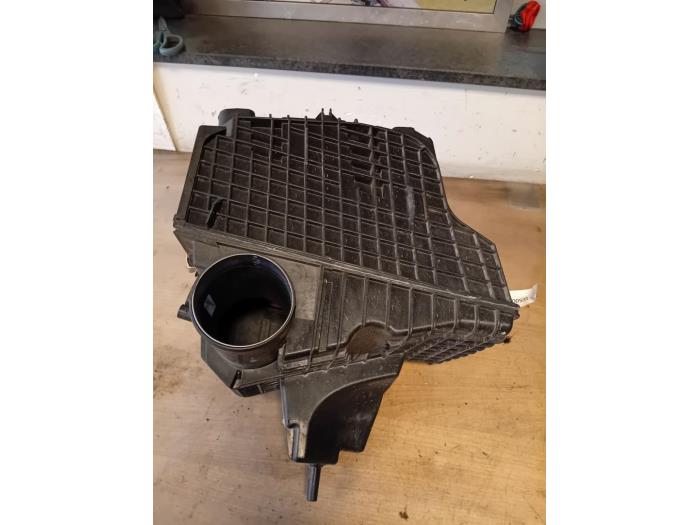 Gebrauchte Luftfiltergehäuse Renault Megane IV (RFBB) 1.8 TCe 16V RS Trophy Preis € 121,00 Mit Mehrwertsteuer angeboten von Autohandel-Smet Gebroeders NV