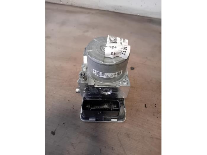 Begagnade ABS-pump Renault Megane IV (RFBB) 1.8 TCe 16V RS Trophy Pris € 302,50 Inklusive moms erbjuds av Autohandel-Smet Gebroeders NV