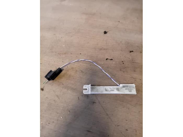 Używane Antena Renault Megane IV (RFBB) 1.8 TCe 16V RS Trophy Cena € 18,15 Z VAT oferowane przez Autohandel-Smet Gebroeders NV