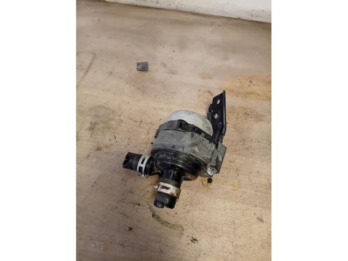 Usagé Pompe à eau Nissan X-Trail (T32) 1.7 dCi Prix sur demande proposé par Autohandel-Smet Gebroeders NV
