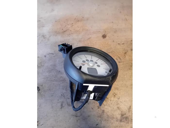 Używane Obrotomierz Mini Countryman (R60) 1.6 Cooper D Cena na żądanie oferowane przez Autohandel-Smet Gebroeders NV
